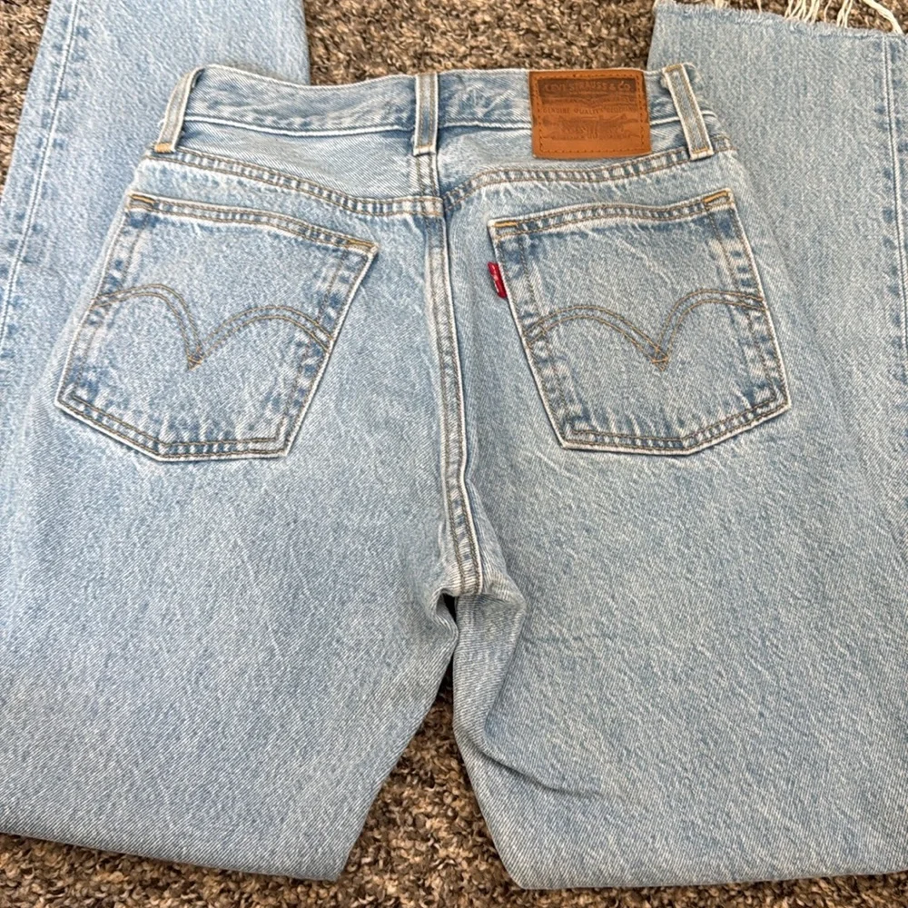 Levi’s Wedgie Jeans - Picture 9 of 9